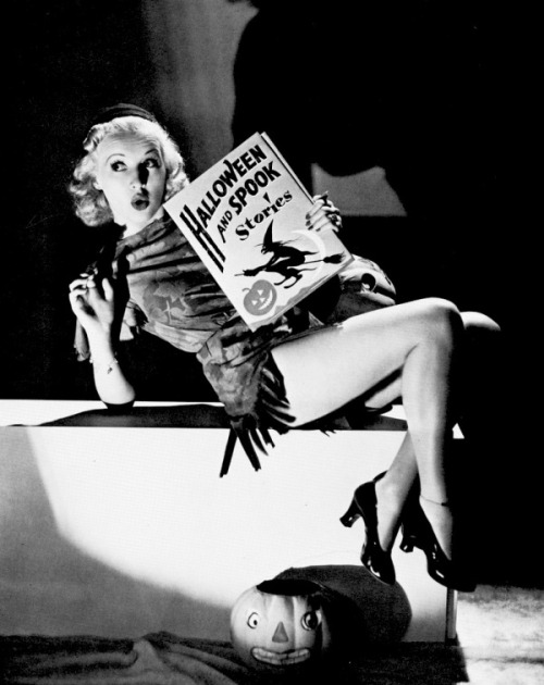 Porn photo  Betty Grable - Halloween 1935 