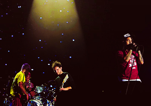 fanaticbychoice:  RHCP at Rock In Rio, Brazil. September 24, 2011. 