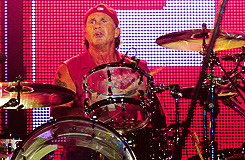 fanaticbychoice:  RHCP at Rock In Rio, Brazil. September 24, 2011. 
