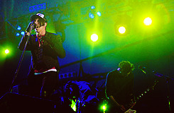 fanaticbychoice:  RHCP at Rock In Rio, Brazil. September 24, 2011. 