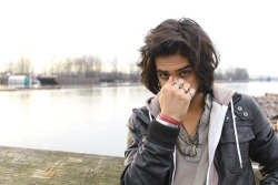  Avan Jogia stop being attractive 