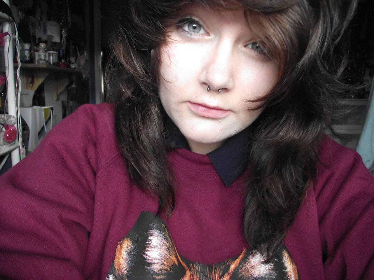 beautifully-modified-women:  I love how simple the septum ring is