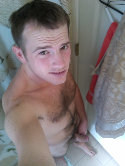 alanh-me:124k+ follow all things gay, naturist