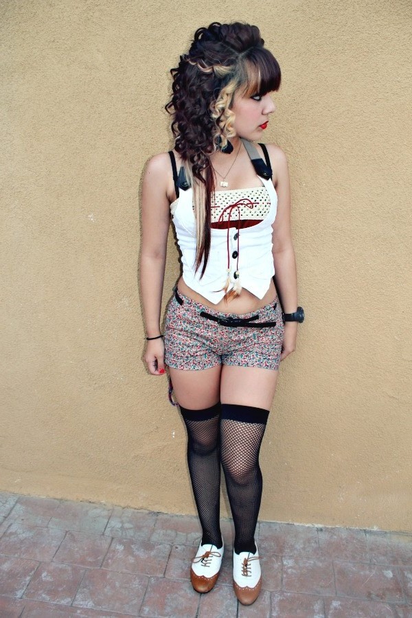 ayyeitssamara:  http://fucckyoubitcch.tumblr.com   follow me for similar pics on