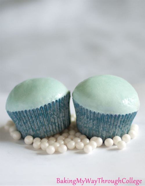 Baking My Way Through College — Low Fat Vanilla Cupcakes + 2 Minute Low  Fat...