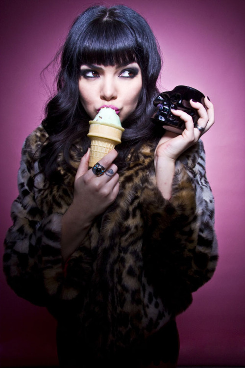 reneeruinseverything:  The Girl’s got Style! | Tamara Sky  she’s so fucking unnnnnf.