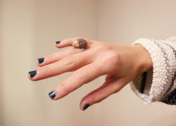 noselfpreservation:  coloredmondays:  hedgehog ring  NEED THIS 