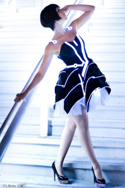 lady-hawke:  beyonetta:  SDCC Tron Dress-4