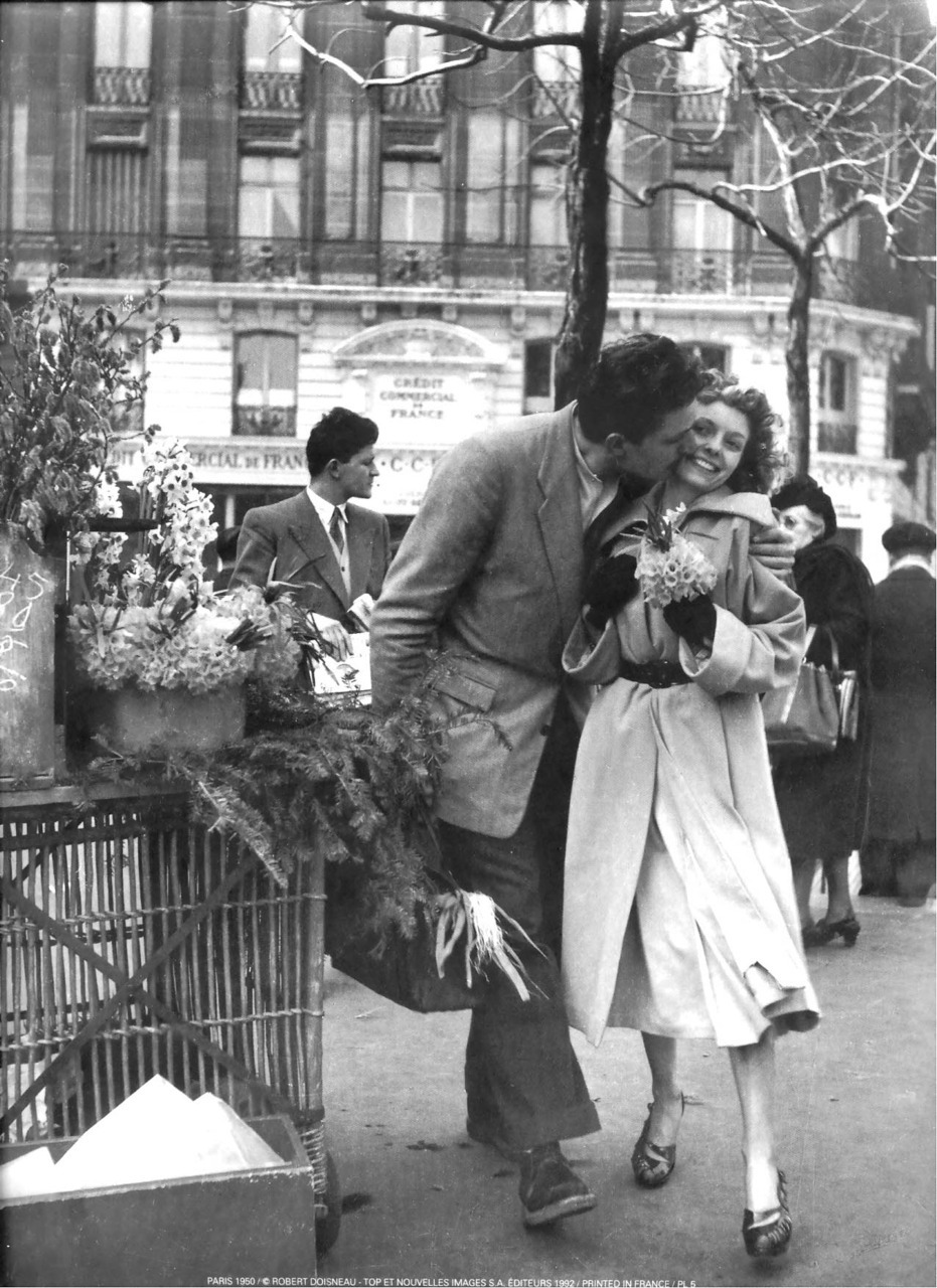 Love, love, love.
Can’t you just smell the perfume of roasted chestnuts, cigarettes, afternoon coffees, hot Crepe Nutella, and sweaty Euro guys?
Mmmmmm.
“ Robert doisneau 1950 Paris
”