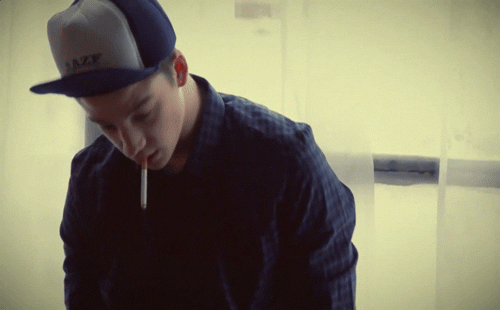 umtristegaroto:  Vontade de dizer, e medo de ouvir a resposta.  wearethis 