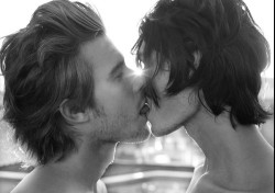 hairy kiss