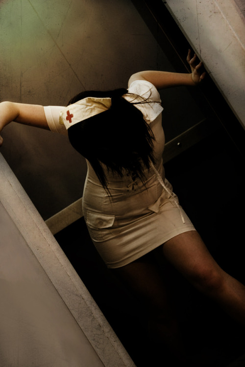 dunkleliebe666:  Silent Hill Nurse Attack by ~HoneyRingoBubbleTea Yes 