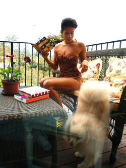 1001bookstoreadbeforeyoudie:  Kelis Reading