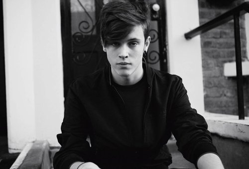 hymenpractise:  I want hair like that  Whoever that is I wanna bang him.