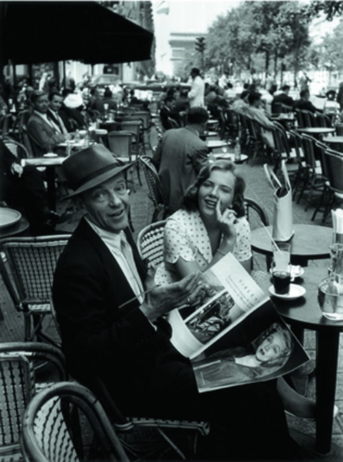 fishlisp:Fred Astaire and his daughter at Fouquet, Paris, 1960 © Willy Rizzo