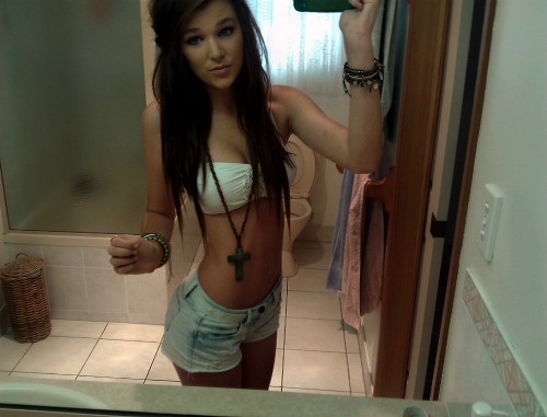 hipsterized-mermaids:   MALE HIPSTER BLOG, FOLLOW ME BECAUSE HARRY STYLES SAID TO(; COME READ MY “DE