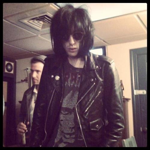 pitchfork:Bradford Cox as Joey Ramone, gearing up to perform Pink Floyd’s “Lucifer Sam” with MGMT on