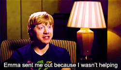  Rupert Grint discussing Dan and Emma’s kissing scene in DH 1. 