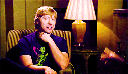 Rupert Grint discussing Dan and Emma’s kissing scene in DH 1. 