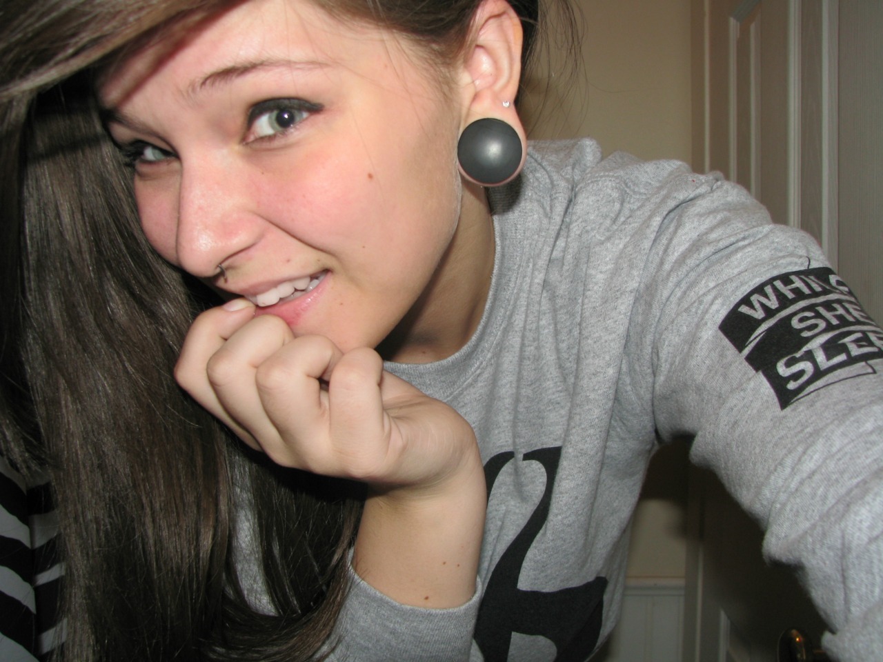 fuckyeahstretchedears:  ohhaii! i’m mackenzie. my lobes are at 1 1/16” &lt;3http://vitan0va.tumblr.com/