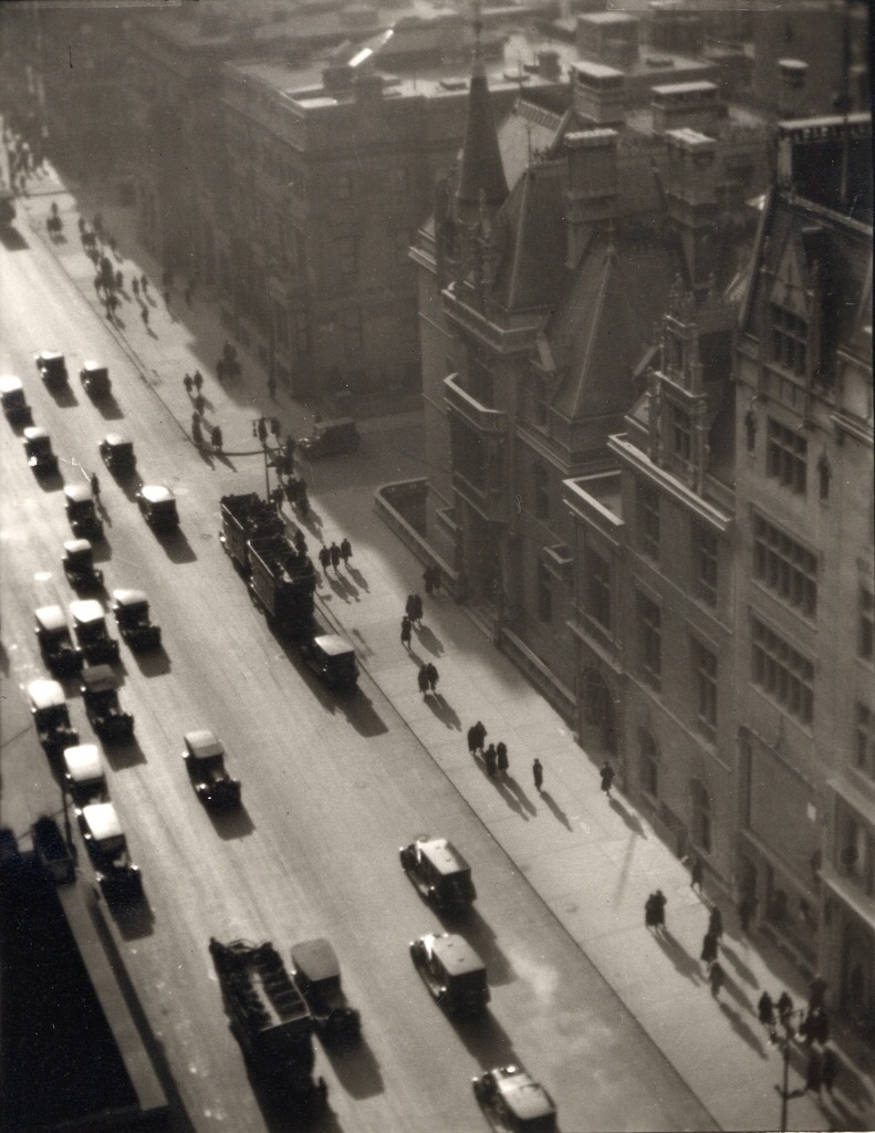 Ralph Steiner
Misty Day on Fifth Avenue, 1922 / 1980
Thanks to undr and firsttimeuser