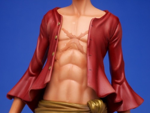 fuckyeahportgasdace:  already have Ace, but I just pre-ordered Luffy this weekend.  I almost never buy Luffy figurines because I always end up hating the way they do his face.  but I hear this one was designed by the same artist who did the DX Brotherhood