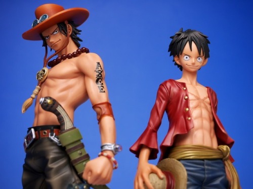 fuckyeahportgasdace:  already have Ace, but I just pre-ordered Luffy this weekend.  I almost never buy Luffy figurines because I always end up hating the way they do his face.  but I hear this one was designed by the same artist who did the DX Brotherhood
