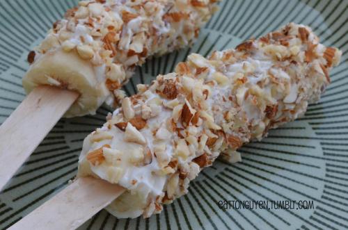 eattonguyen:  Who needs ice cream when you can have frozen bananas? My family enjoyed these deliciou