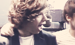 IMAGINE AN INTERNATIONAL DIRECTIONER SLEEPOVER PARTY: