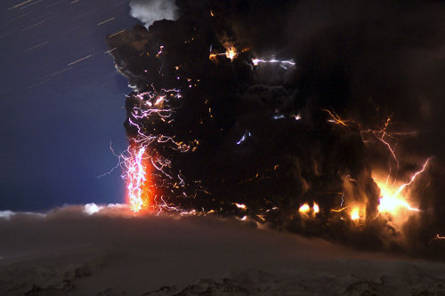 Porn decimalsanddollars:  Thunderstorm in a volcano photos