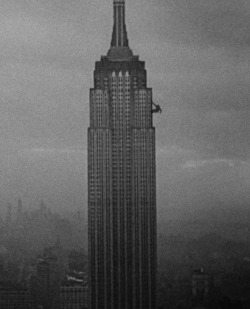 oldhollywood:  King Kong (1933, dir. Merian C. Cooper &amp; Ernest B. Schoedsack) 