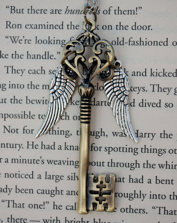 wickedclothes:  This pretty little necklace was inspired by the flying key scene,