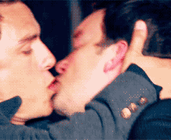 janto-owns-my-soul:1-800-mattress:Jack/Ianto from Torchwood & Doctor WhoFor a couple who were to