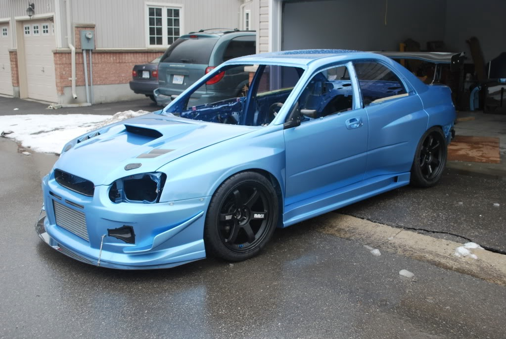 kdellavecchia:  I’ve been searching for more pictures of this car for so long.