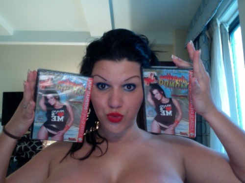 dont forget to buy my DVD!!!! no se les olvide adult photos