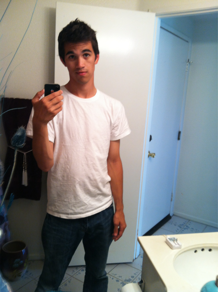 thebigbadwolfe:  In the midst of Klaine sex, have an attractive Daniel. 