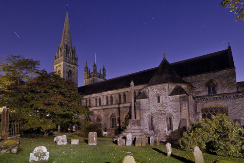 unsp0kennn: Llandaff Cathedral at night by Blue Calx on Flickr.