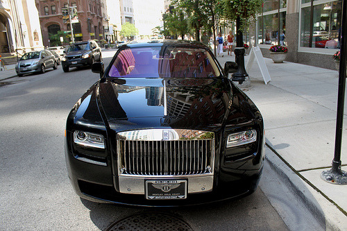  erm why does the rolls royce have a bentley license plate? (: :|