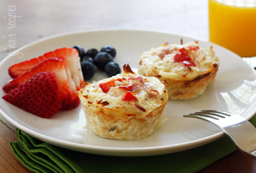 Hash Brown Egg White Nests  Gina&rsquo;s Weight Watcher Recipes  olive oil spray &