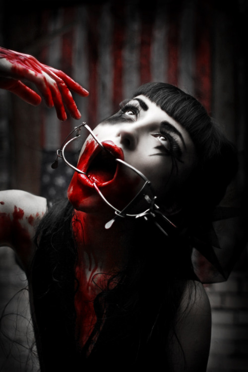 darkkaart:   blut.regenby *silent-order  adult photos