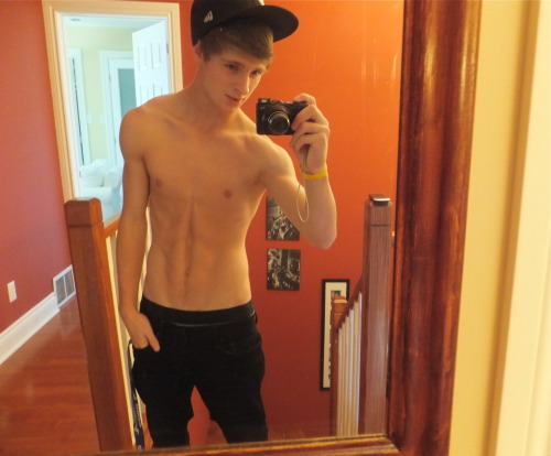 selfportraitmen: self p.