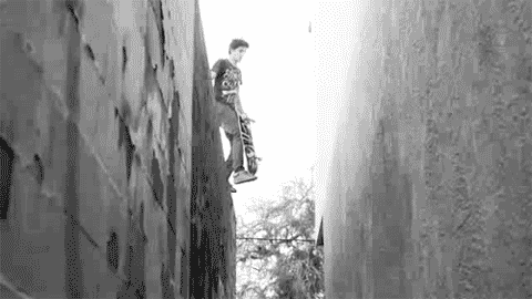 umproblematico:      Finja que não tem nada a perder e arrisque.  