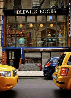 homemadedarkmark:  allleft:  Read  oooh i want to fand this place when i go back.  I know EXACTLY where this bookstore is! I passed it every weekday for a month! It&rsquo;s on West 19th Street. :D (NYCDA is just a few yards on the opposite side of the