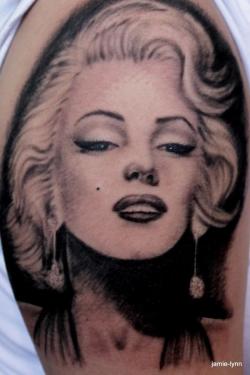 fuckyeahtattoos:  My portrait of Marilyn Monroe . 