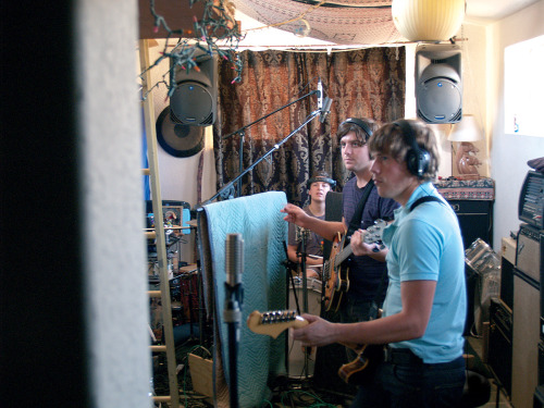 wpsiatwin:Arctic Monkeys recording their third album, Humbug with Josh Homme at Rancho de la Luna,