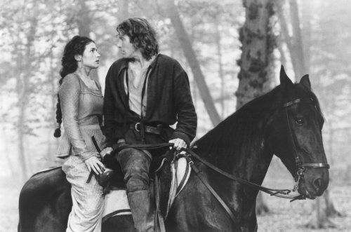 shelobandwolfie:Lady Guinevere (Julia Ormond) & Lancelot Du Lac (Richard Gere) - First Knight