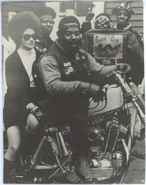 madriche:Kathleen Cleaver with a member of the East Bay Dragons Motorcycle Club.