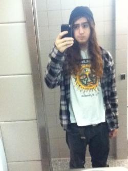 Mall bathroom is the perfect setting for a picture, eh? lmao