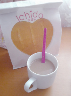 babypinkxx:  breakfast coffee and ichido sausage bread 
