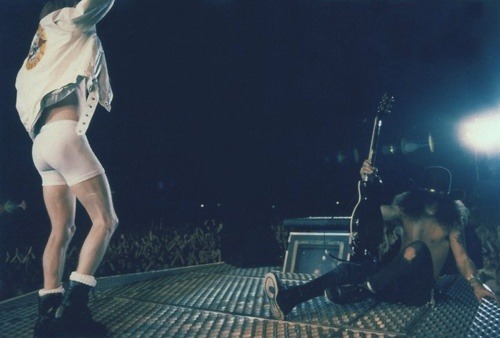 trechosrock-blog:  De cueca ou calça jeans, gordo ou magro, com ou sem Slash, Izzy,